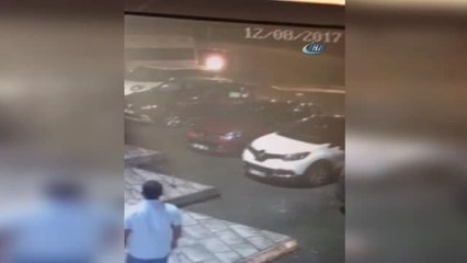 Parasını Düşüren Kadın, Kırmızı Aracı Sayesinde Bulundu