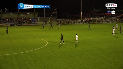 Oh la grosse occasion de Chambly mais l'attaquant rate sa reprise.