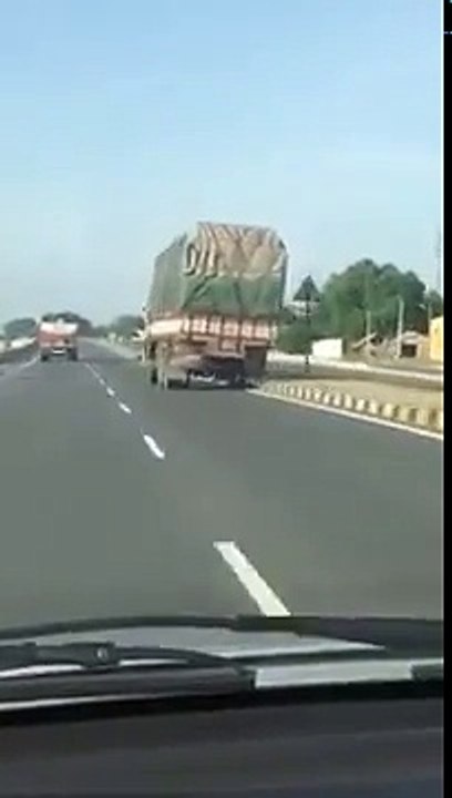 OMG!! Shocking!! Drunk and Drive Accident Live Video Recorded ¦ Lorry Accident