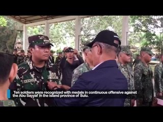 10 soldiers awarded for fighting Abu Sayyaf