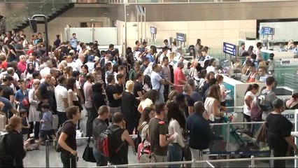 Atatürk Havalimanı'nda Bayram Yoğunluğu Başladı