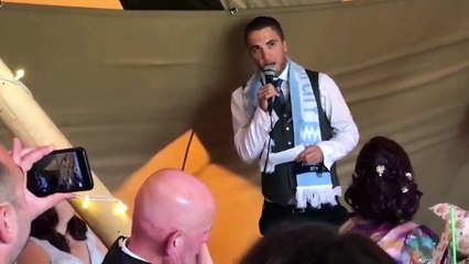 Padrinho de casamento envergonha noivo no casamento com vídeo