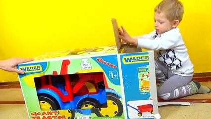 Трактор большой педальный распаковка игрушки сборка и тест драйв Roller Toys unboxing toy