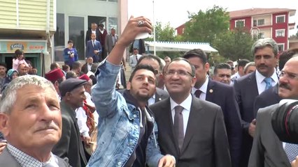 Bozdağ: "Madem Türkiye'de Güvenlik Yoktu da 25 Gün Ankara'dan İstanbul'a Nasıl Yürüdünüz"