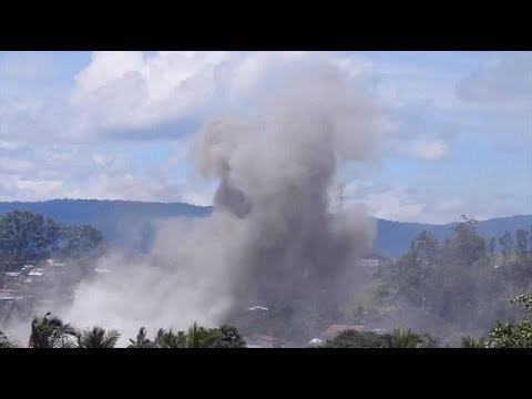 Military airstrikes continue as troops try to retake Marawi from terrorists