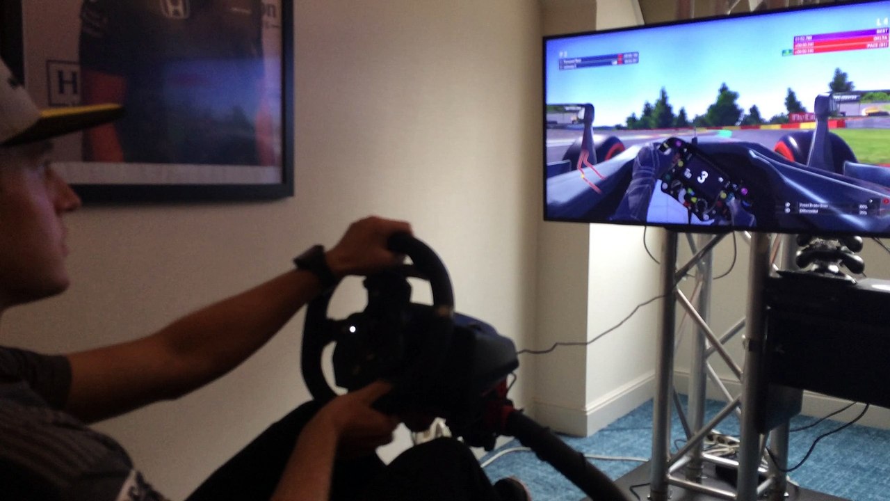 Spa-Francorchamps : Stoffel Vandoorne dans le simulateur