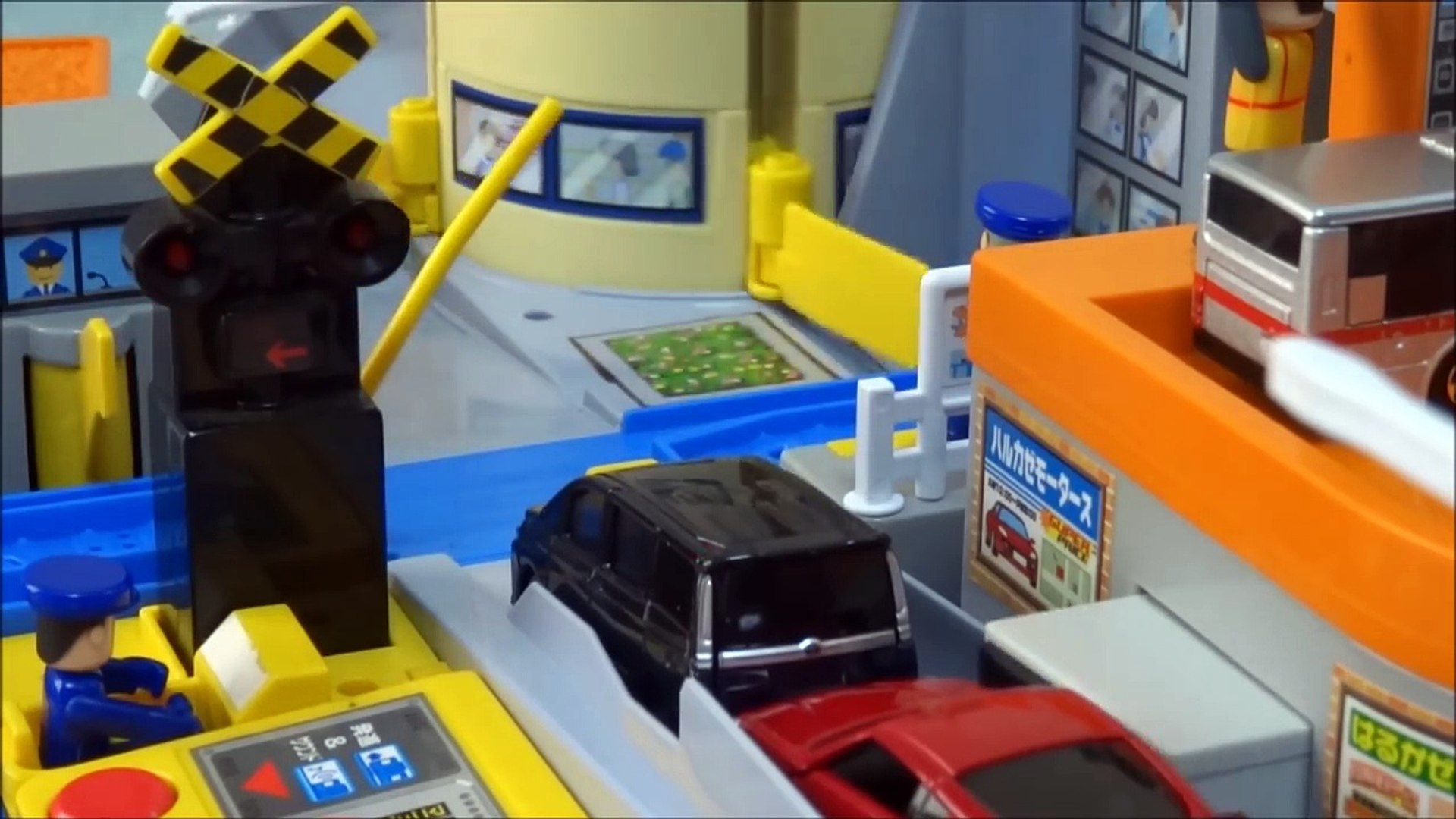 プラレール トミカ と遊ぼう Dx踏切ステーション Plarail Tomica Dx Station Tomica World Video Dailymotion