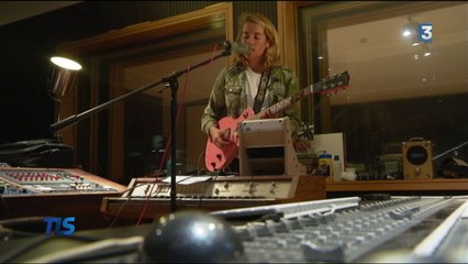 Lee-Ann Curren en équilibre entre ses deux passions, le surf et la musique