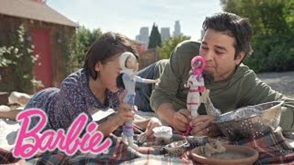 Papás que Juegan con Barbie | Barbie
