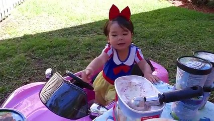 Snow White Baby Cheers up Sad Maleficent & Sad Frozen Elsa w/ Rapunzel baby, bad baby elsa