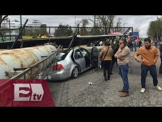 VIDEO: Cinco lesionados por caída de espectacular en Metepec / Paola Virrueta