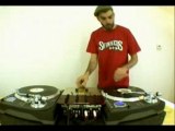 DJ pone mixe dans le club TTC (SHEITAN)