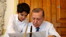 Cumhurbaşkanı Erdoğan, Torunu Ömer Tayyip'le Çekilen Fotoğraflarını Sosyal Medyadan Paylaştı