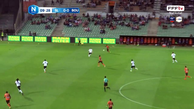 Belle action pour le stade lavallois mais bien capté par le gardien