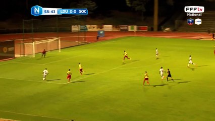 Bel arrêt sur cette frappe lourde !