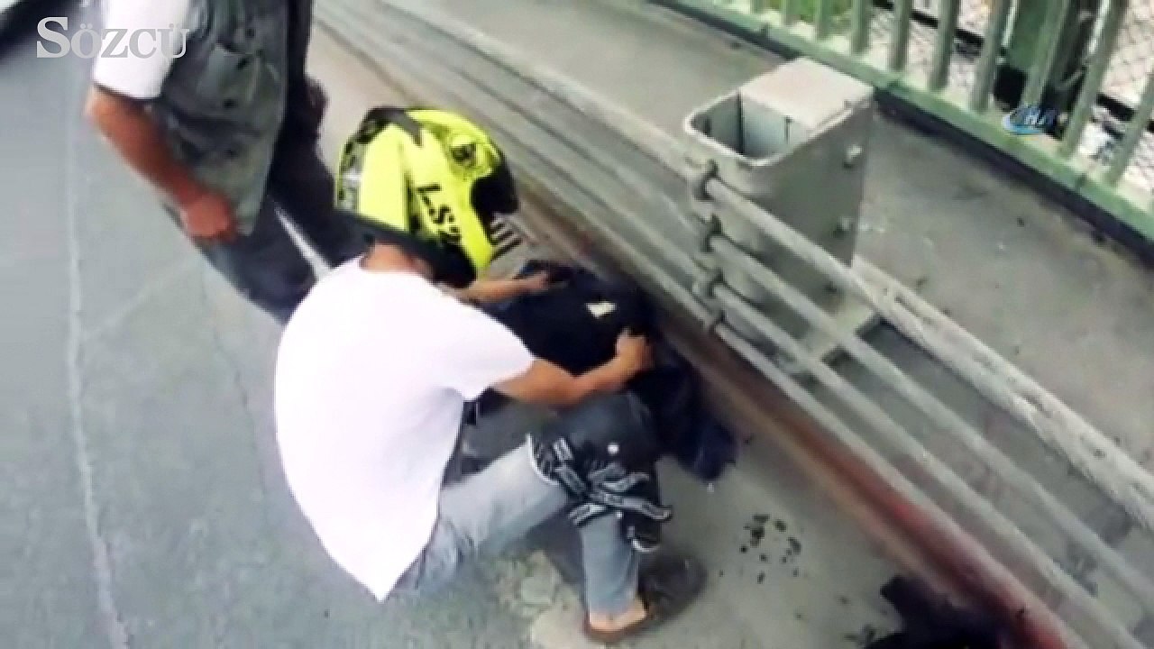 Motorcuların kedi kurtarma operasyonu