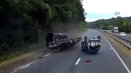 Dünyadan İlginç Trafik Kazaları