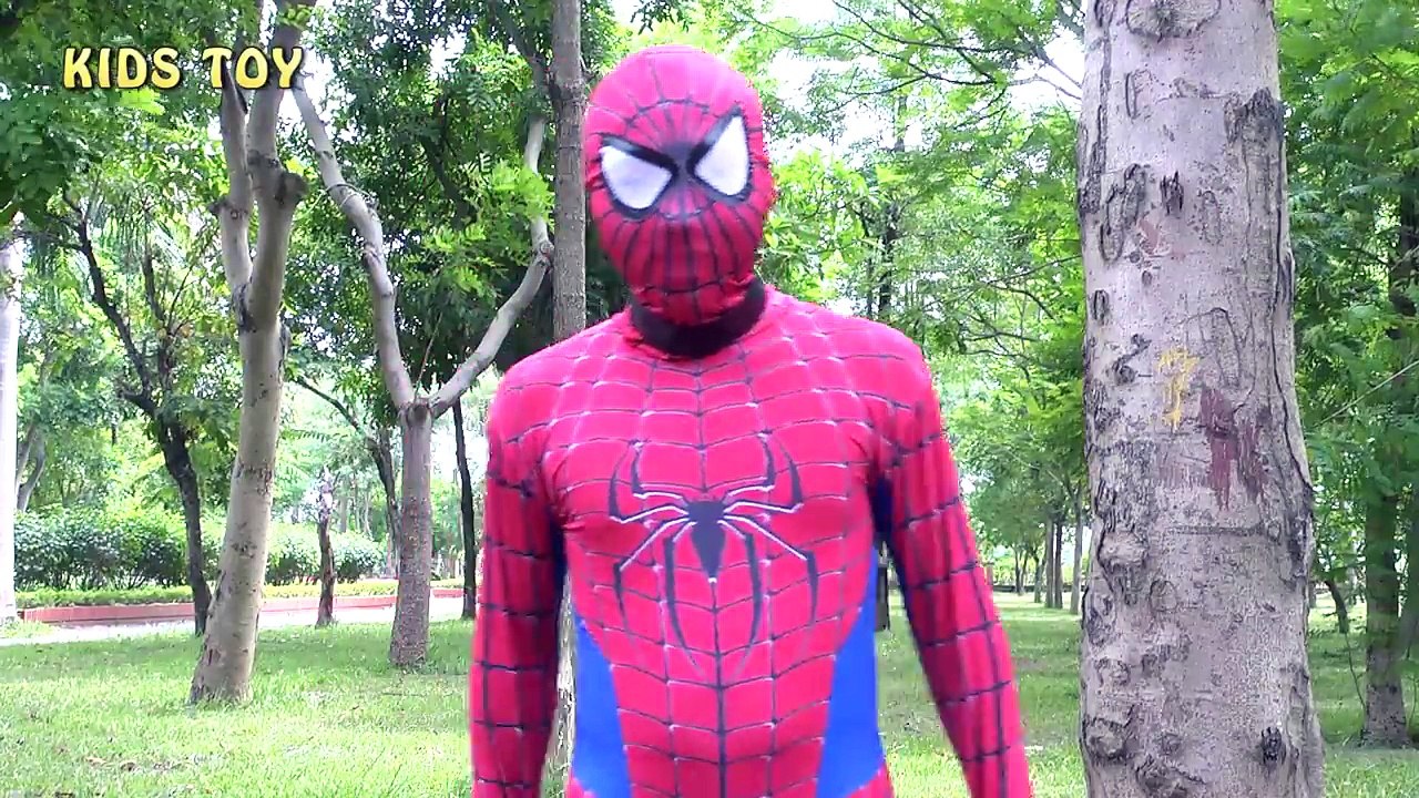 Bé bún và người nhện - Săn trứng khủng long - Bóc trứng khủng long - Dinosaur surprise egg