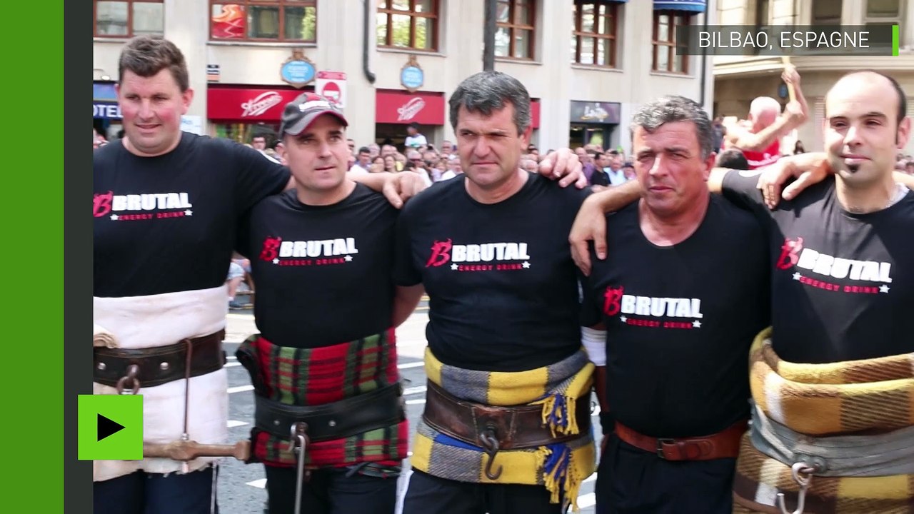 Les Sept Mercenaires d’Espagne traînent une pierre de 4,5 tonnes