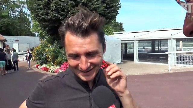 Stéphane Pasquier présente la 6, Hollivia