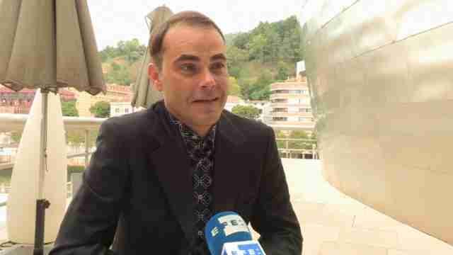 Ion Fiz: Las curvas de las mujeres tienen derecho a ver la luz en los patrones