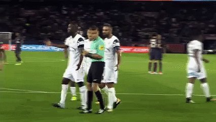 Cavani met un vent à Neymar qui voulait tirer un penalty à sa place !
