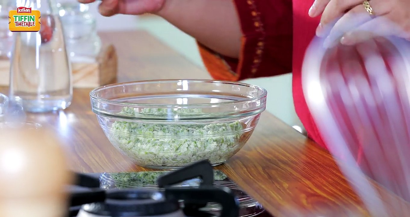 Healthy Sprouts Chilla Recipe - स्प्राउट्स चीला - Moong Sprouts Chilla - Tiffin Recipes for kids