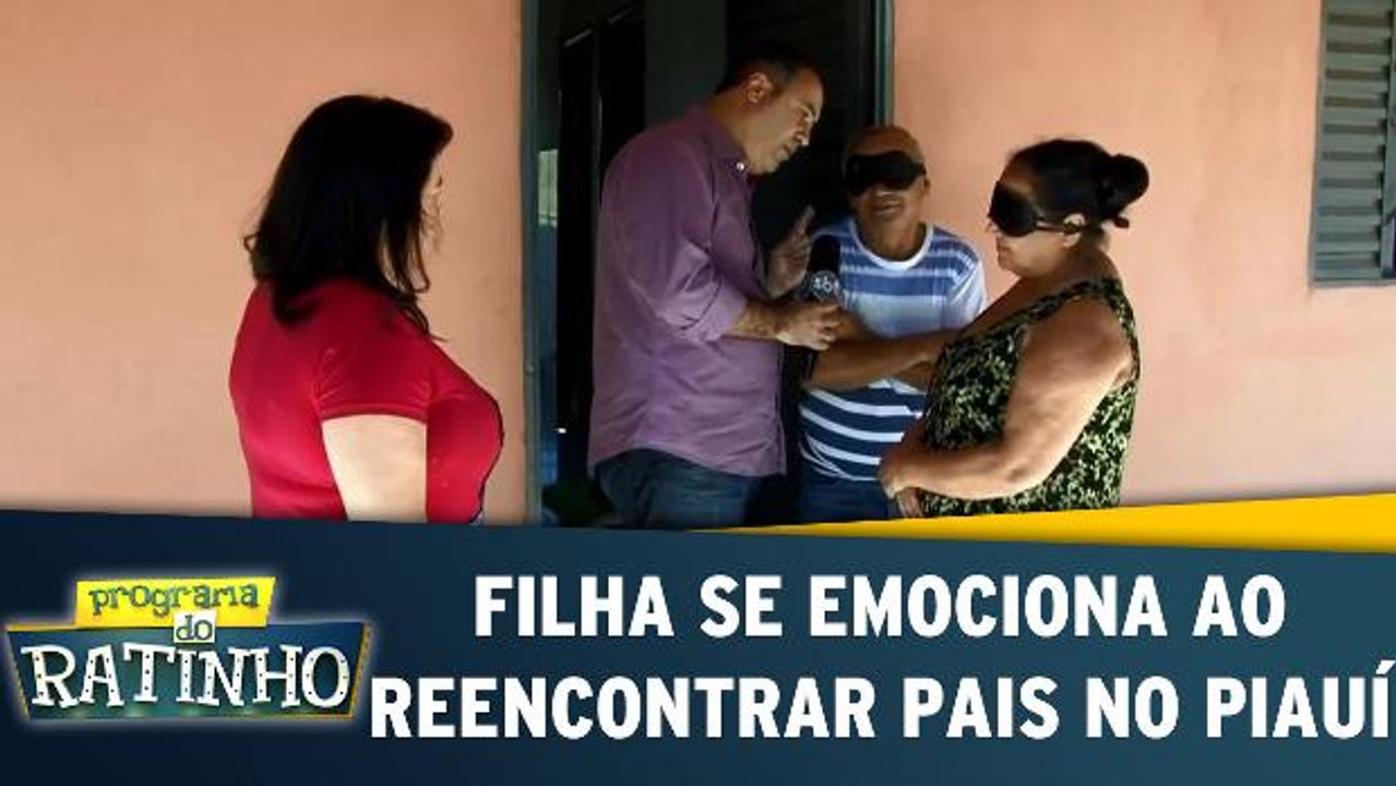 Filho chora ao reencontrar pais no Piauí