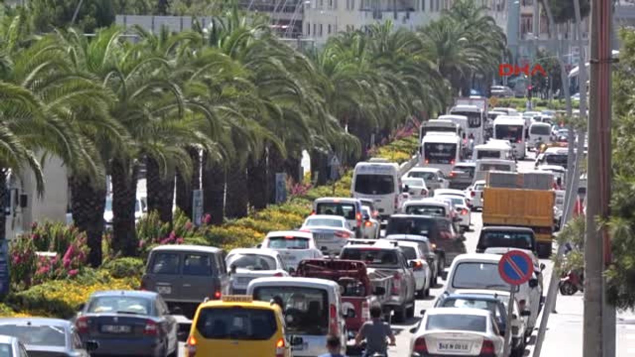 Marmaris Tatilciler Marmaris Sahillerini Doldurdu