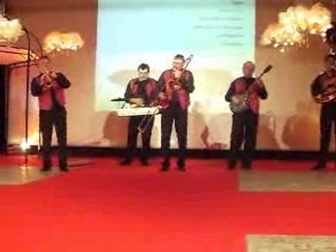 DANY STREET JAZZ BAND-Dans les rues d'Antibes-Ain't she Swee