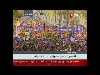 ملك أسبانيا يقود مسيرة حاشدة تنديدا بهجمات برشلونة