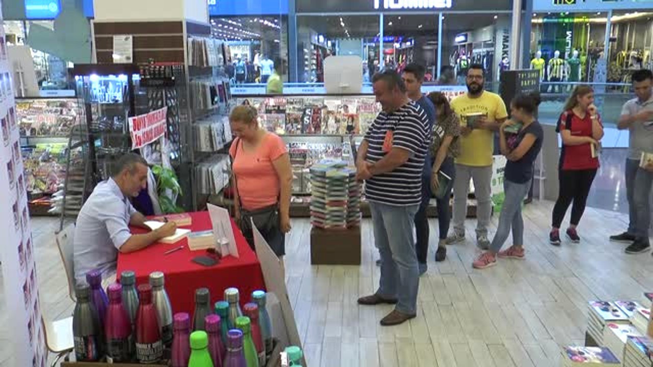 Yazar Timuçin Okurlarıyla Buluştu