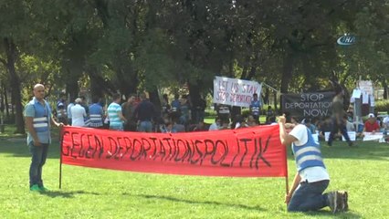 Viyana'da Afganistanlı Sığınmacılardan Oturma Eylemi