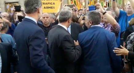 La imatge de la manifestació: David Minoves s’encara a Felipe VI