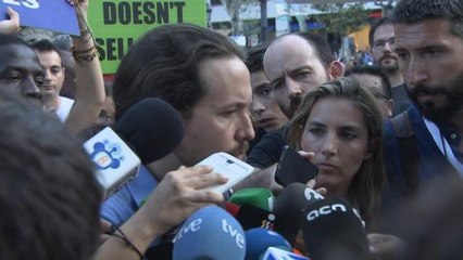 Iglesias destaca "ejemplo de solidaridad de la gente de Barcelona y Cataluña"