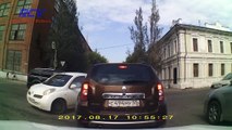 IDIOT DRIVERS CAUGHT ON CAMERA _ CRAZY DRIVERS _ AUGUST 2017