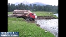 Conducteurs extrême dans russe un camion Dans le 4 conditions de camions russes conditions extrêmes
