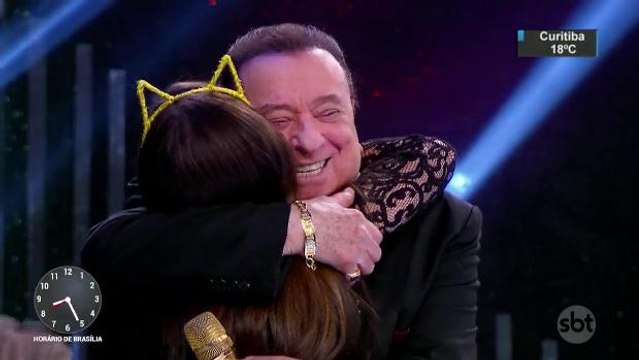 Raul Gil completa 50 anos de carreira e recebe homenagens