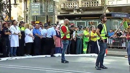 Fuerte pitada al Rey en la manifestación antiterrorista de Barcelona