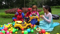Nữ hoàng Elsa và Anna cùng người nhện Troll bóng bay bóng Ball Pit Superheroes vs Joker 