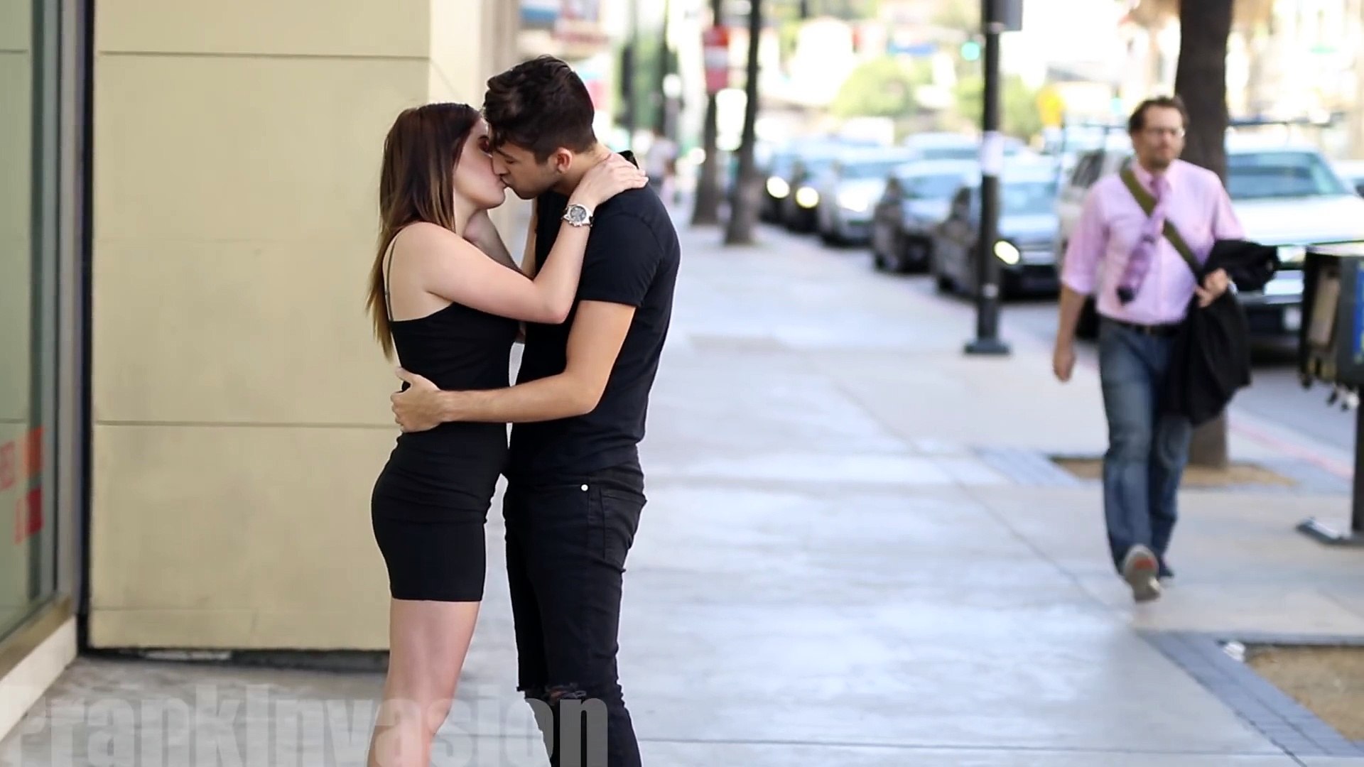 Kissing Prank - Balance Game! - video Dailymotion