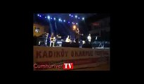 Simge Sağın Karpuz Festivali'nde sahneye çıktı