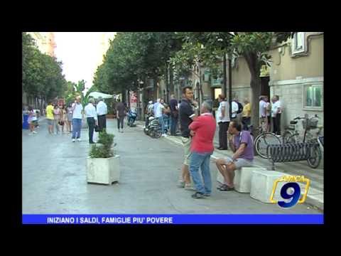 Iniziano i saldi, famiglie più povere