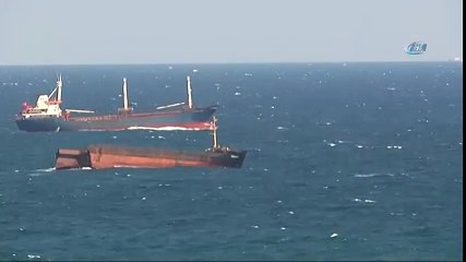 Yük Gemisi Ortadan İkiye Ayrıldı