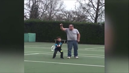 Fail au tennis..Dans les boules!