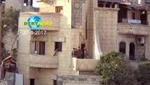 ديري نيوز | ميليشيات قسد تسيطر على مشفى الأطفال بحي المرور بالجبهة الجنوبية للرقة بعد معارك مع داعش 27-8-2017