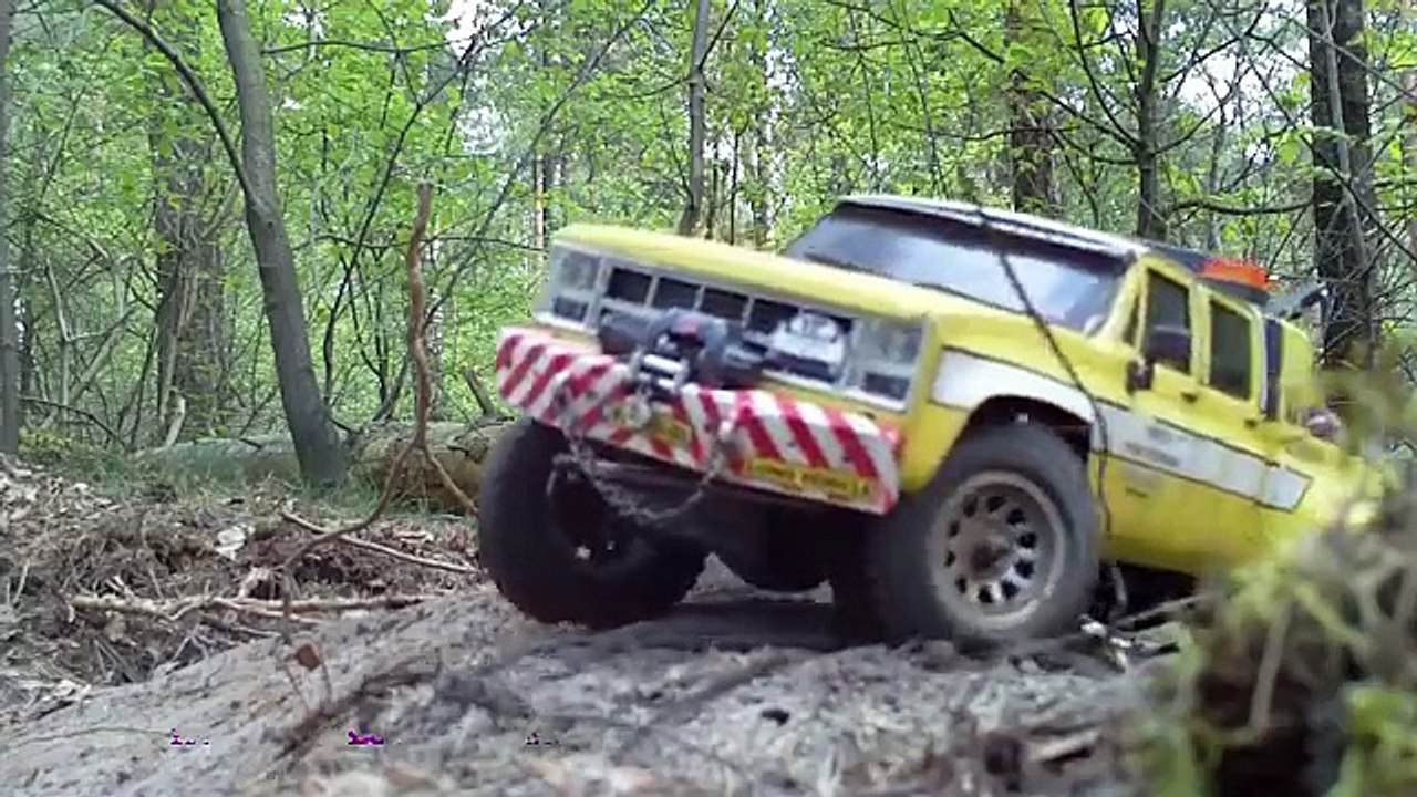 Scale rc 4x4 Truck Tow recovery with car trailer