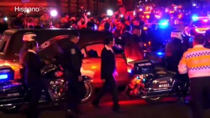 Fanáticos se reúnen para rendir homenaje a Juan Gabriel