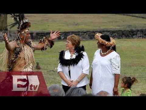 Bachelet firma proyecto de ley de residencia en Isla de Pascua, Chile / Mariana H