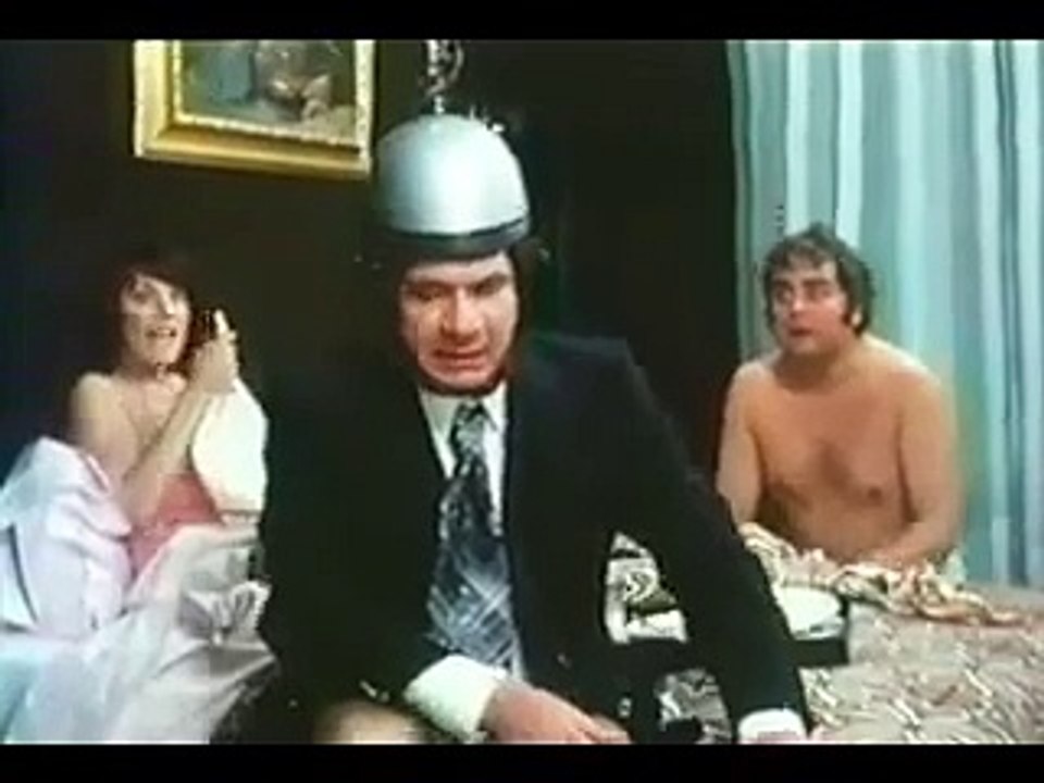 ...... fesses 1976 Michel Galabru Bernadette Lafont_0002